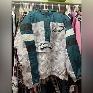 Starter brand men’s Philadelphia Eagles half zip pull over, size large. NWT.